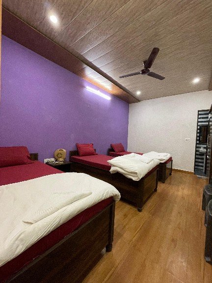 Yoga School In Rishikesh